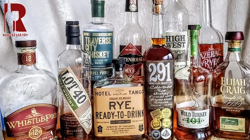 Các chai rượu Rye Whisky