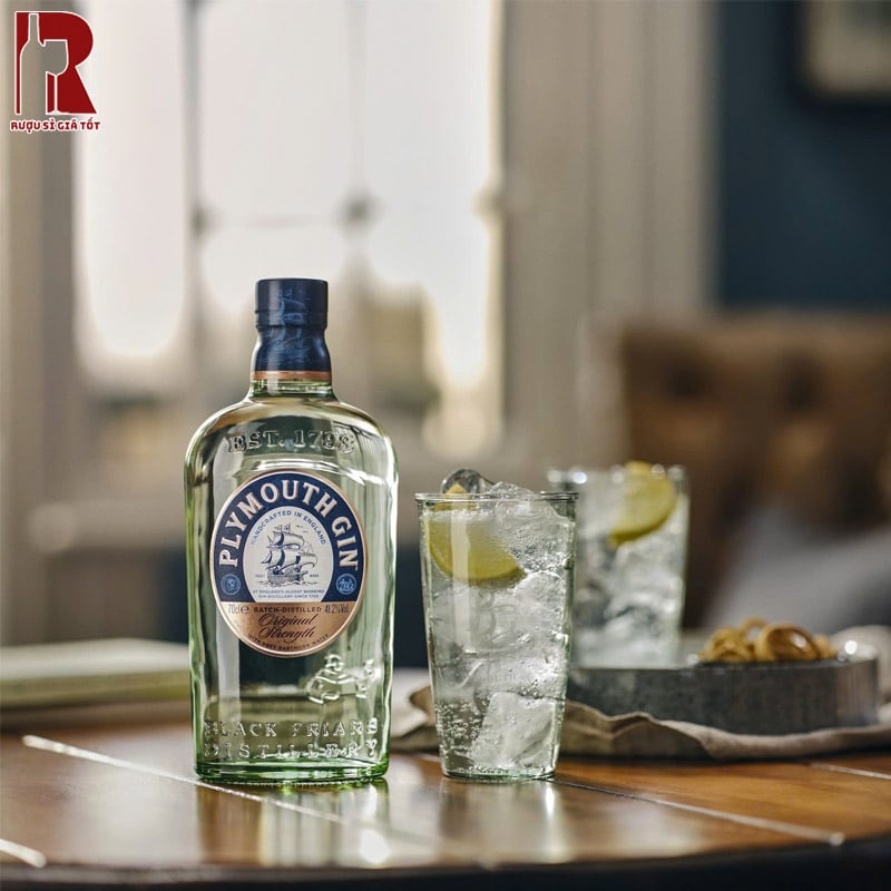 Rượu Gin Plymouth