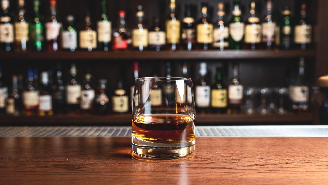 Suntory Whisky: Yamazaki, Hibiki & Di Sản Nhật Bản